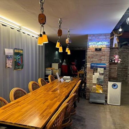 White Windmill Guesthouse Mokpo Buitenkant foto