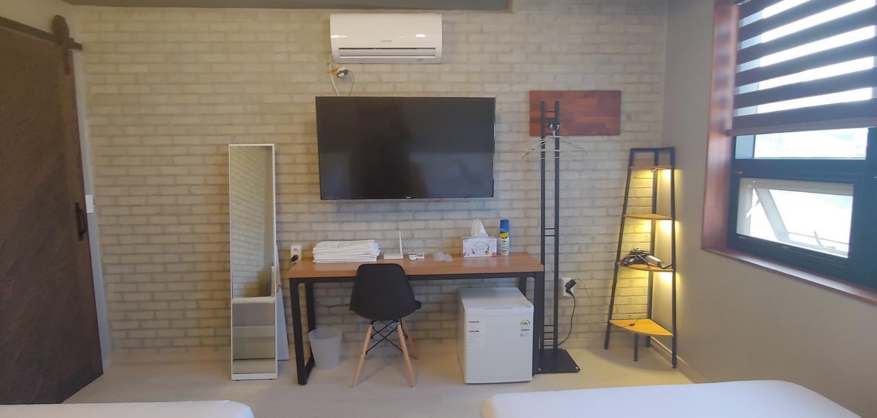 White Windmill Guesthouse Mokpo Buitenkant foto